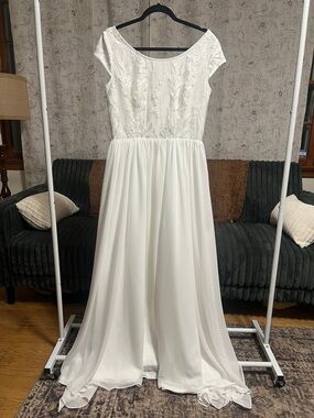 Cap Sleeve Floral Embroidered Lace A Line Chiffon Wedding Dress